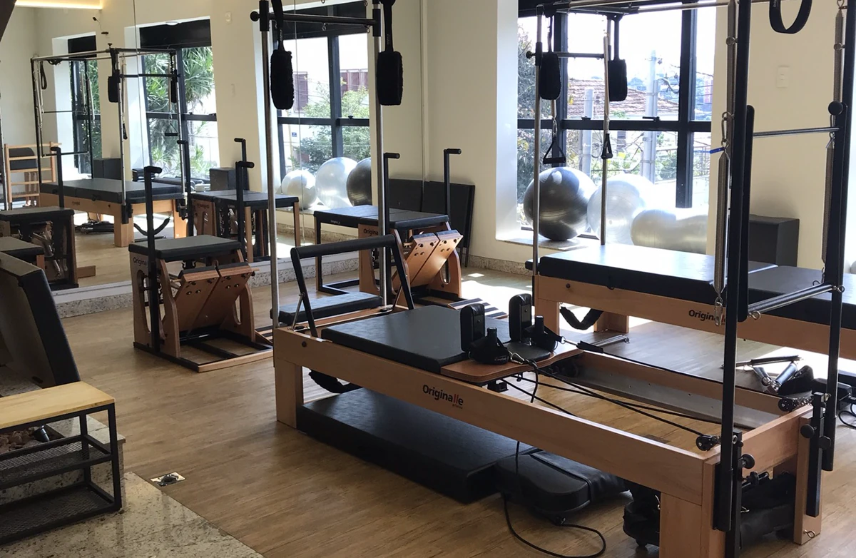 Aula de Pilates no Reformer em estúdio — Studio Livel